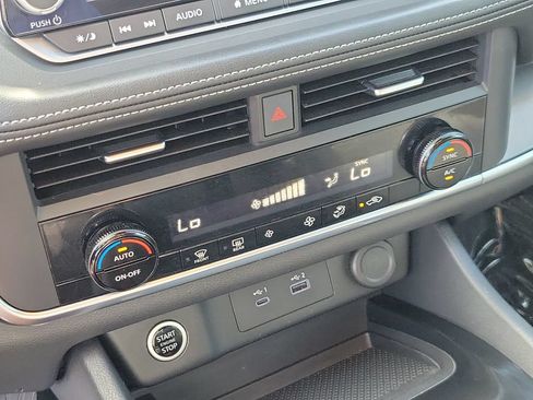 Used 2023 Nissan Rogue SV FWD image 26