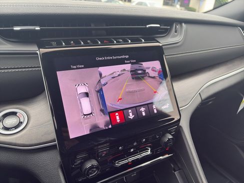 New 2025 Jeep Grand Cherokee L Limited w/ Luxury Tech Group II image 20