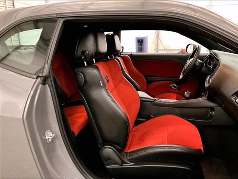 Used 2018 Dodge Challenger R/T Scat Pack RWD image 7
