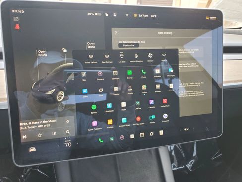 Used 2022 Tesla Model 3 Standard Range image 35