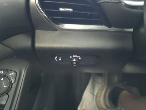 Used 2023 Chevrolet Traverse LT FWD image 21