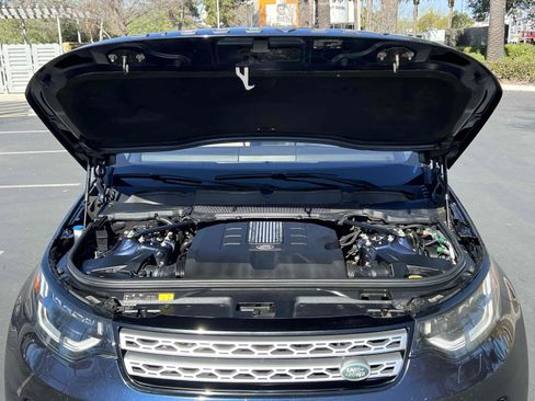 Used 2019 Land Rover Discovery HSE image 23