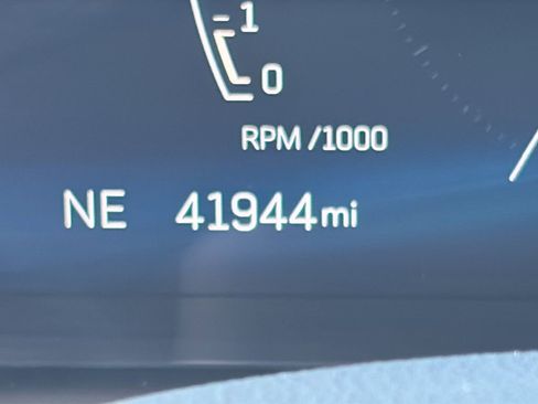 Used 2024 Cadillac XT4 Premium Luxury image 28