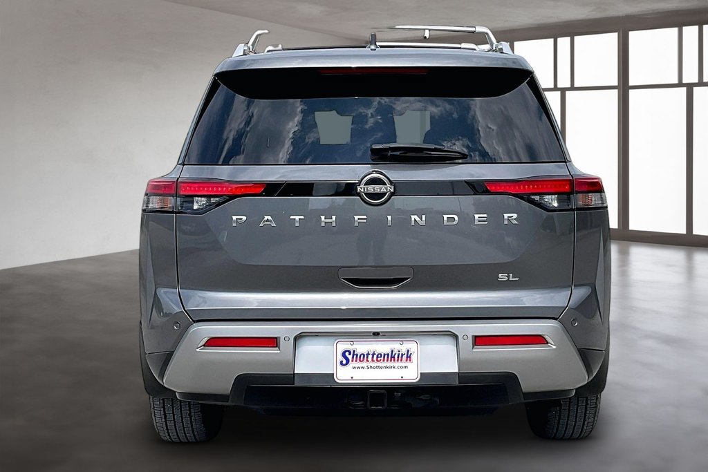 Used 2022 Nissan Pathfinder SL FWD image 5