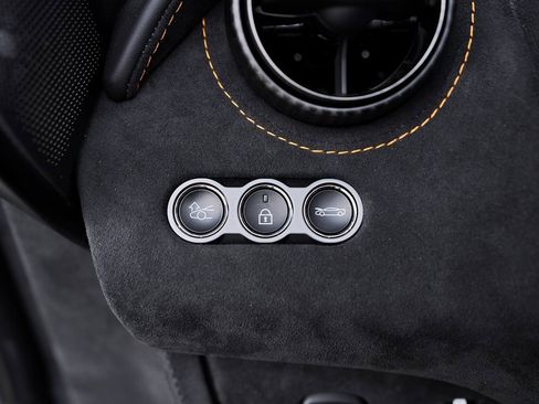 Used 2024 McLaren 750S image 49