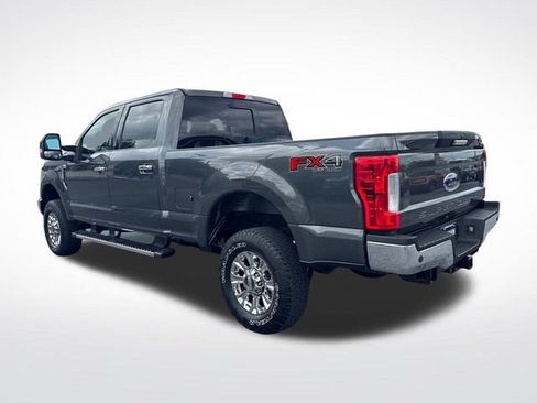 Used 2018 Ford F250 XLT w/ XLT Premium Package AWD/4WD image 3