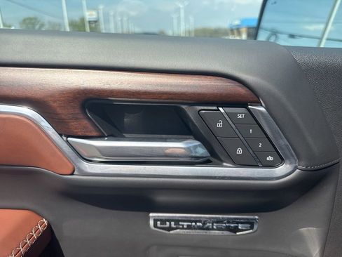 Used 2025 GMC Sierra 1500 Denali Ultimate image 11