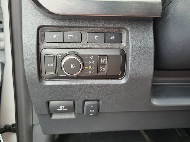 Used 2024 Ford F250 Lariat w/ Lariat Ultimate Package AWD/4WD image 28