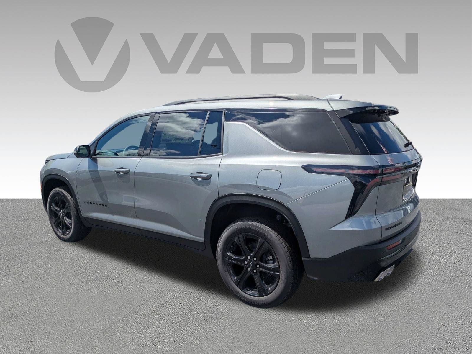 New 2027 Chevrolet Traverse LT w/ Midnight/Sport Edition FWD image 27