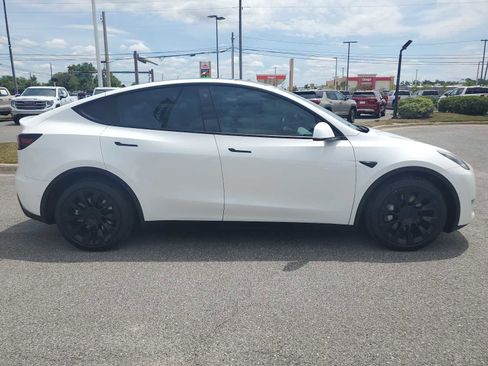 Used 2022 Tesla Model Y Long Range AWD/4WD image 7