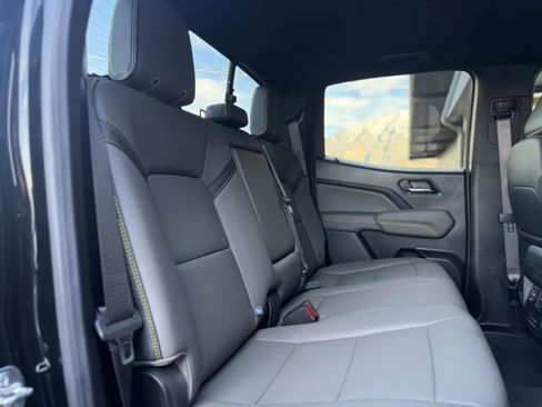 Used 2025 Chevrolet Colorado ZR2 w/ Technology Package image 17