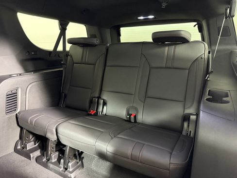 Used 2024 Chevrolet Suburban RST w/ Luxury Package RWD image 27