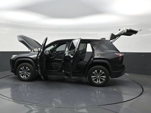 Used 2025 Chevrolet Equinox LT w/ Safety and Technology Package FWD image 30