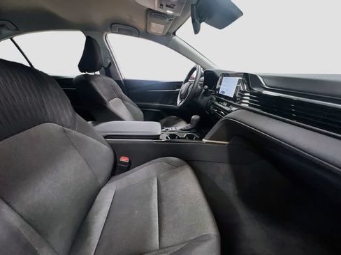 Used 2025 Toyota Camry LE w/ Convenience Package FWD image 27