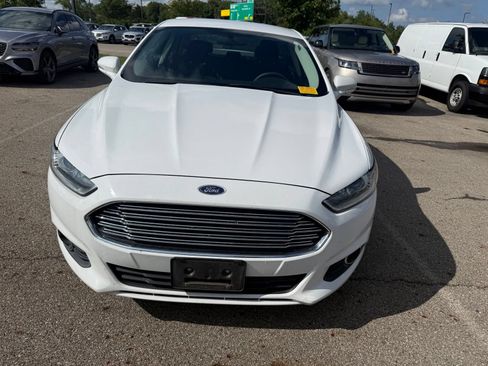 Used 2013 Ford Fusion SE FWD image 2