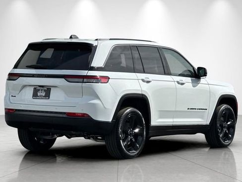 New 2026 Jeep Grand Cherokee Limited w/ Limited Altitude Package AWD/4WD image 4