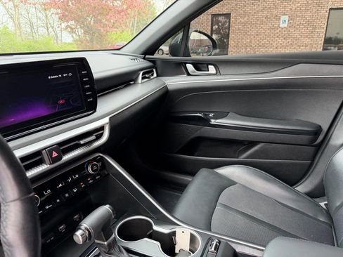Used 2023 Kia K5 GT-Line image 10
