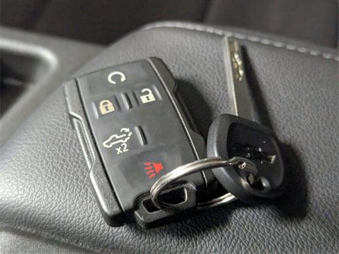 Used 2020 Chevrolet Silverado 1500 Custom w/ Custom Value Package image 18