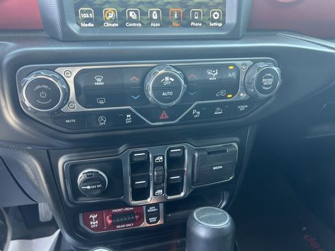 Used 2022 Jeep Gladiator Rubicon w/ LED Lighting Group image 29