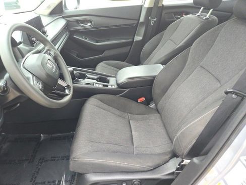 Used 2023 Honda Accord EX image 9