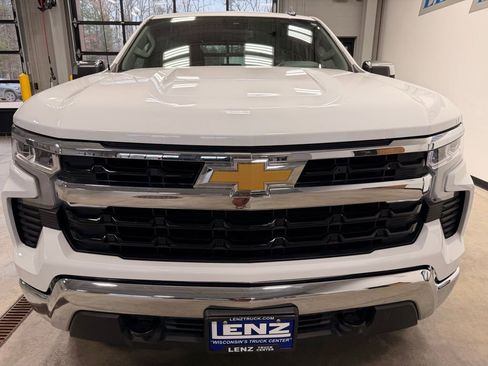Used 2025 Chevrolet Silverado 1500 LT AWD/4WD image 3