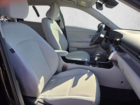 Certified 2025 Hyundai Kona SEL image 20