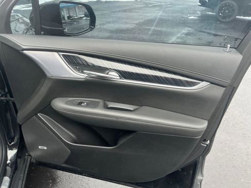Used 2024 Cadillac XT6 Premium Luxury image 28