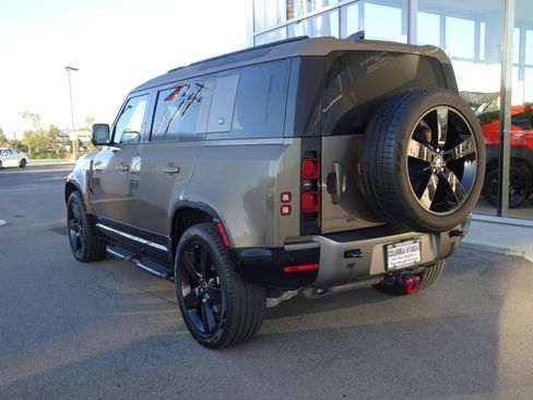 Used 2021 Land Rover Defender 110 X-Dynamic HSE image 3