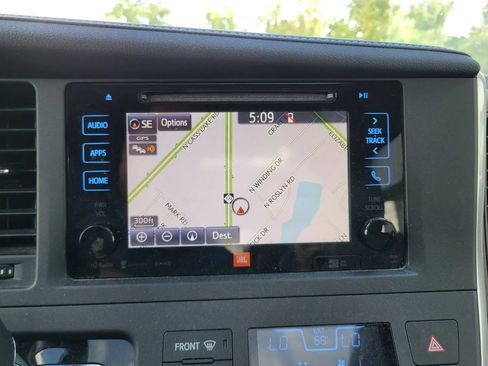 Used 2017 Toyota Sienna Limited Premium w/ Advanced Technology Package FWD image 14