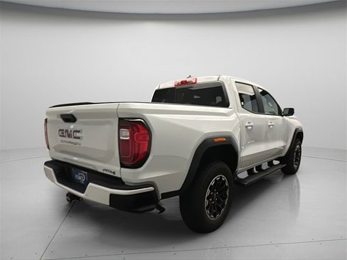 Used 2026 GMC Canyon AT4 image 4