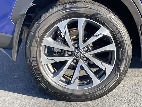 Used 2023 Toyota Corolla Cross XLE w/ Convenience Package image 13