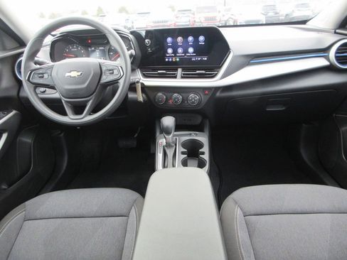Used 2024 Chevrolet Trax LS w/ LS Convenience Package image 15