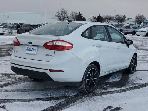 Used 2018 Ford Fiesta SE image 9