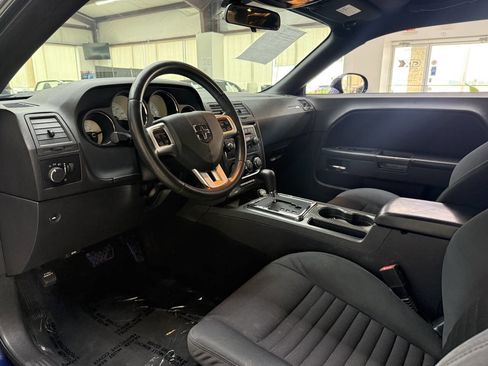 Used 2014 Dodge Challenger SXT RWD image 18
