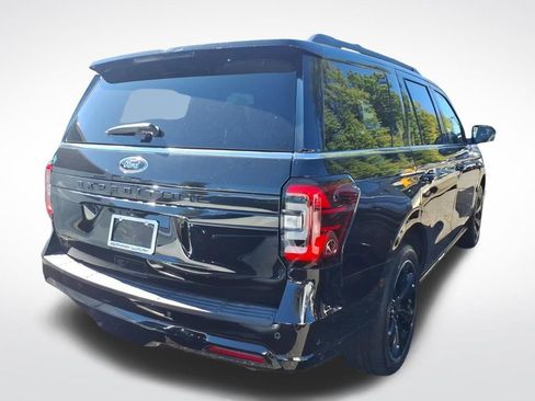 Used 2022 Ford Expedition Limited image 4