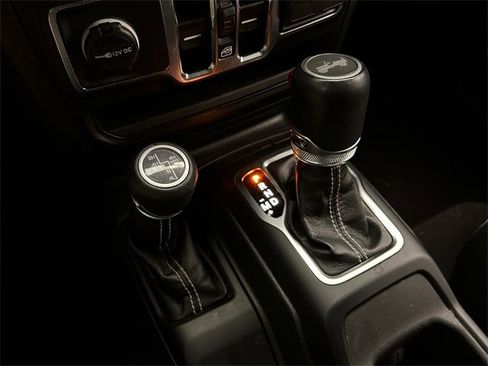 Used 2023 Jeep Wrangler Unlimited Sahara image 20