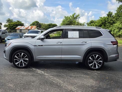 Used 2025 Volkswagen Atlas SEL Premium R-Line AWD/4WD image 2