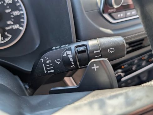Used 2024 Nissan Rogue S FWD image 28