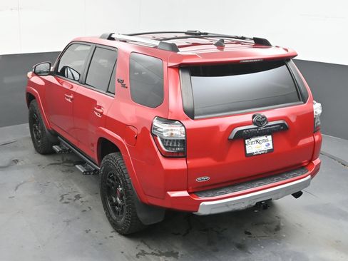 Used 2018 Toyota 4Runner TRD Off-Road Premium AWD/4WD image 36