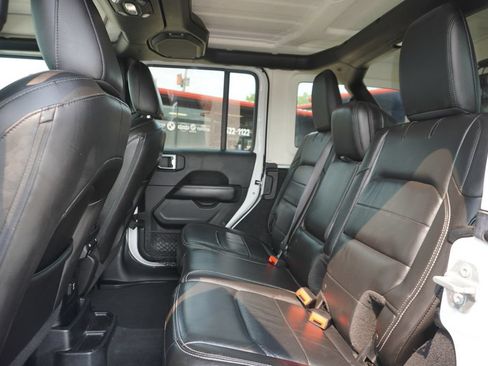 Used 2018 Jeep Wrangler Unlimited Sahara AWD/4WD image 26