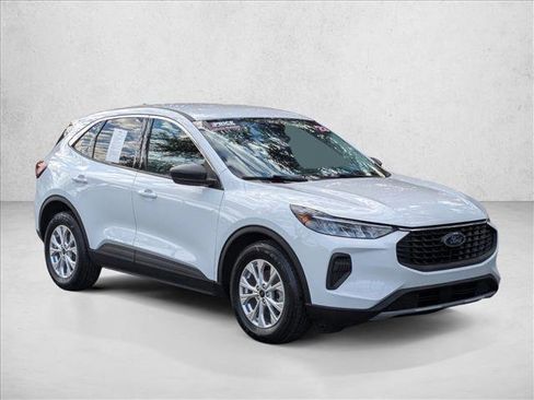 Used 2023 Ford Escape Active image 3