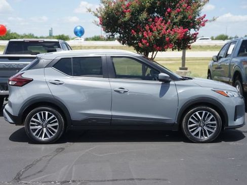 Used 2021 Nissan Kicks SV FWD image 5