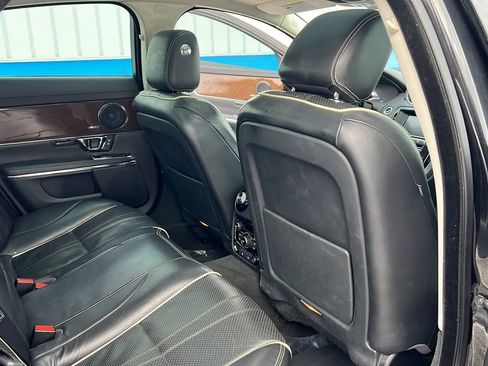 Used 2016 Jaguar XJ Supercharged RWD image 19