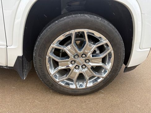 Used 2022 GMC Acadia Denali w/ Denali Ultimate Package image 16