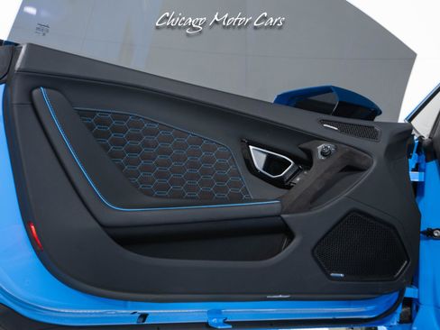 Used 2023 Lamborghini Huracan Tecnica image 18