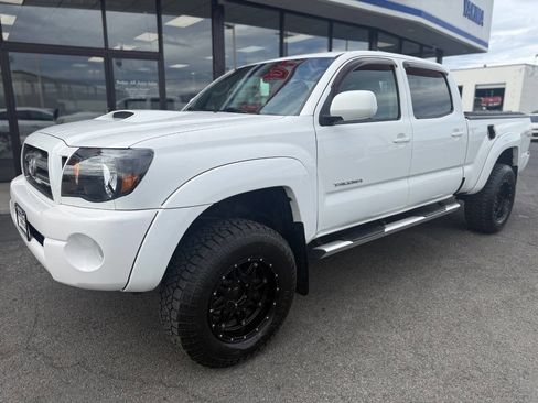 Used 2010 Toyota Tacoma V6 4x4 4dr Double Cab 6.1 ft S image 1
