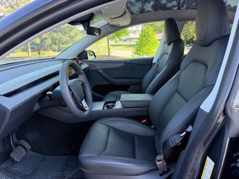 Used 2026 Tesla Model Y 2WD image 30