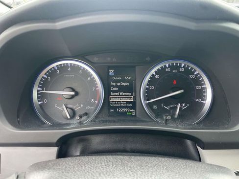Used 2017 Toyota Highlander XLE FWD image 19