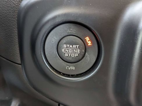 Used 2021 Jeep Wrangler Unlimited Sahara w/ Dual Top Group AWD/4WD image 30