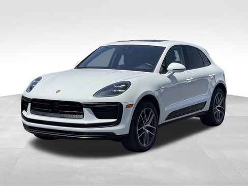 Used 2023 Porsche Macan AWD/4WD image 3
